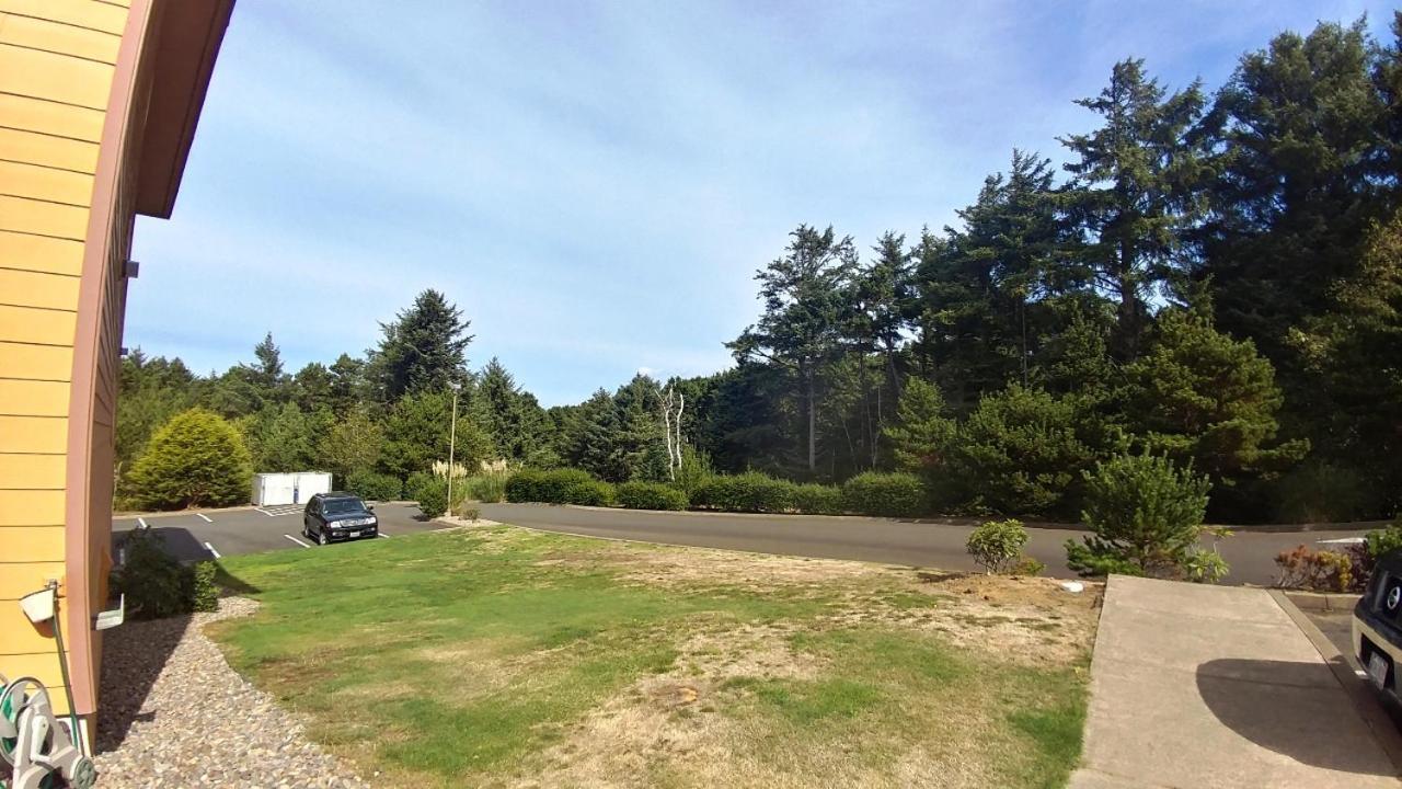 Palace Inn & Suites Lincoln City Exterior foto
